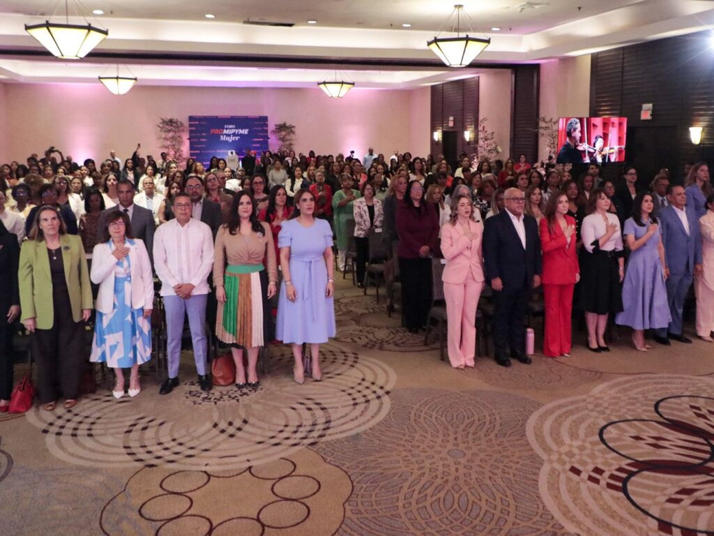 Promipyme impulsa inclusión financiera femenina con foro que reúne a líderes del Gobierno y sector financiero | 2 | Promipyme impulsa inclusión financiera femenina con foro que reúne a líderes del Gobierno y sector financiero - Noticias de hoy en República Dominicana | De Último Minuto