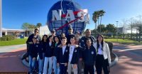 Estudiantes del PCIS entrenan como astronautas en la NASA