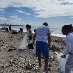 Jornada de limpieza reúne a más de 150 voluntarios para crear conciencia sobre el cuidado de las playas