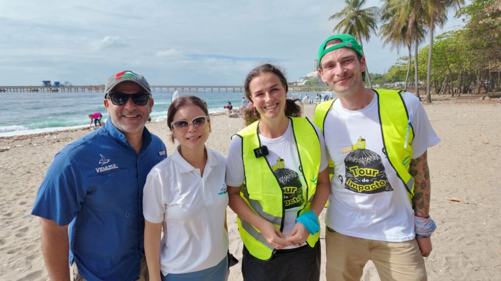 Jornada de limpieza reúne a más de 150 voluntarios para crear conciencia sobre el cuidado de las playas - Noticias de hoy en República Dominicana | De Último Minuto