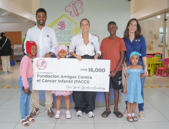 Fundación de los New York Yankees realiza donación a FACCI en la República Dominicana