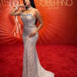 Dayli Albuez: comunicadora de Punta Cana que marcó presencia en la alfombra roja de los Premios Soberano 2026