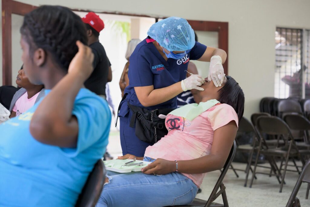 Raymond Rodríguez y Fundación GBC benefician a más de 500 personas con operativo de salud en Gualey, D.N | 9 | Raymond Rodríguez y Fundación GBC benefician a más de 500 personas con operativo de salud en Gualey, D.N - Noticias de hoy en República Dominicana | De Último Minuto
