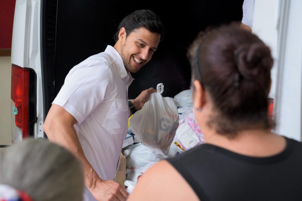 Raymond Rodríguez y Fundación GBC benefician a más de 500 personas con operativo de salud en Gualey, D.N | 7 | Raymond Rodríguez y Fundación GBC benefician a más de 500 personas con operativo de salud en Gualey, D.N - Noticias de hoy en República Dominicana | De Último Minuto