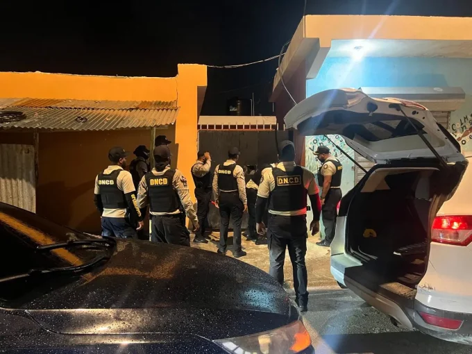 Operativo en Higüey deja siete detenidos, armas incautadas y más de 7 kilos de drogas fuera de las calles