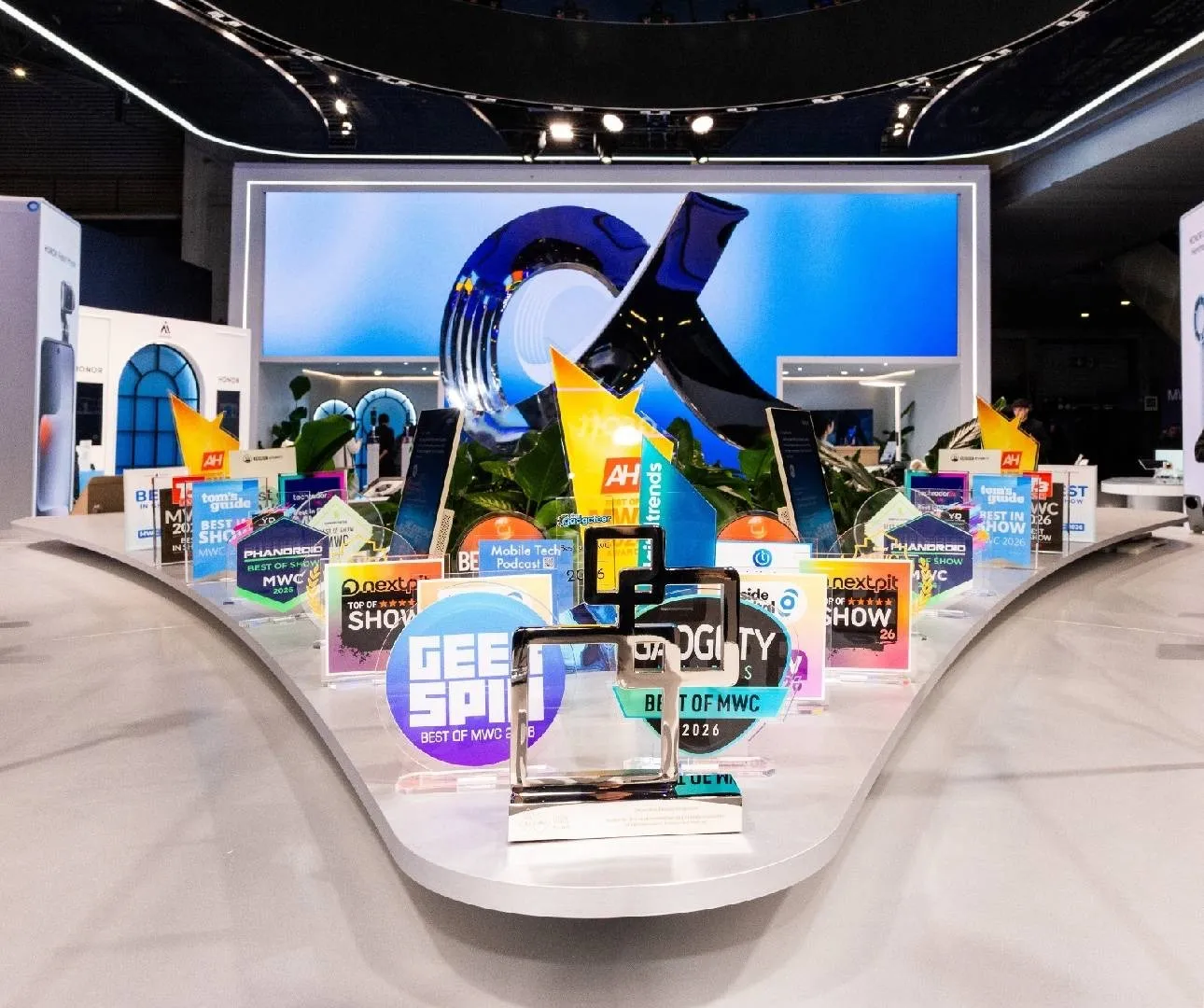 HONOR destaca en MWC 2026 con más de 70 premios por innovación en inteligencia artificial y dispositivos plegables