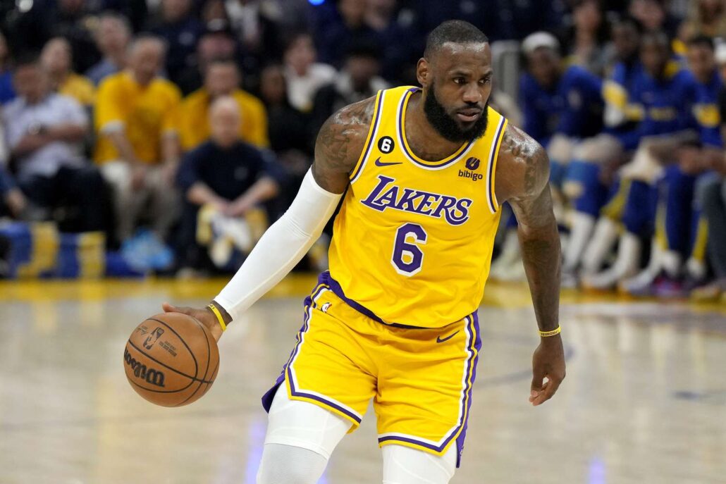 LeBron James se convierte en el jugador con más partidos en la historia de la NBA con 1.612
